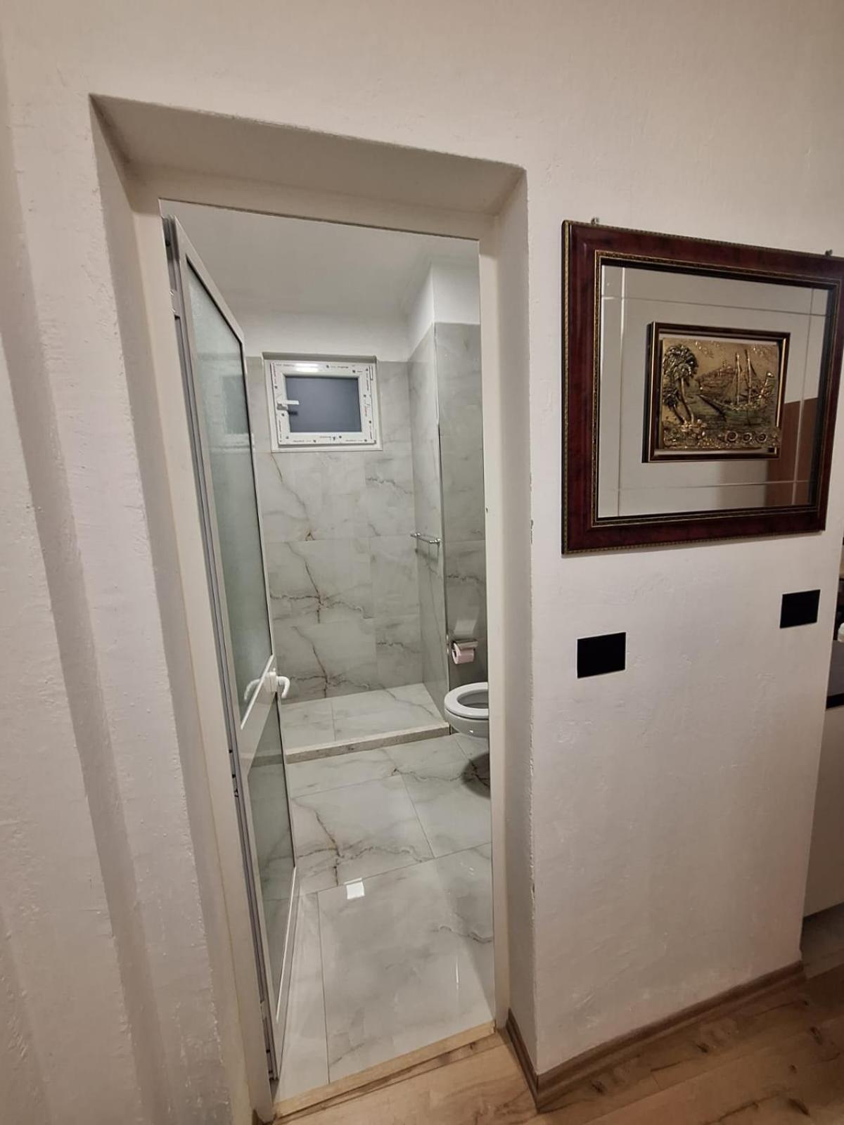 Albania Apartment Near Tirana City Center Double Or Twin Bed Екстер'єр фото